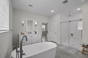 12926 Old Fashion Cir, Mont Belvieu, TX 77535 - Photo 32