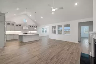 12926 Old Fashion Cir, Mont Belvieu, TX 77535 - Photo 8