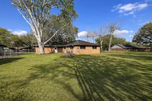 1220 Kelving Way, Wharton, TX 77488 - Photo 16