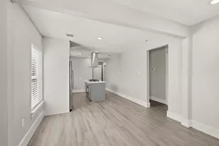 8302 Tavenor Ln, Houston, TX 77075 - Photo 24