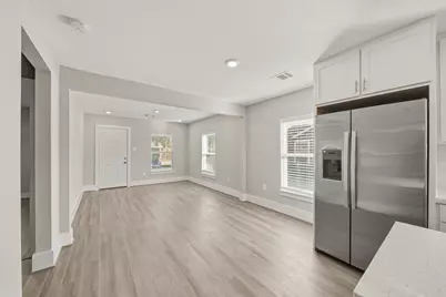 8302 Tavenor Lane, Houston, TX 77075 - Photo 26