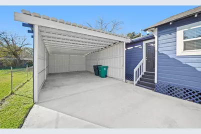 8302 Tavenor Lane, Houston, TX 77075 - Photo 36