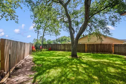 1325 Molina Court, Angleton, TX 77515 - Photo 22