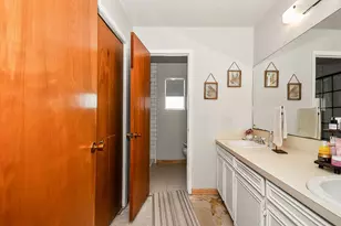 1325 Molina Ct, Angleton, TX 77515 - Photo 14