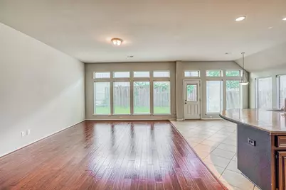 606 Red Oak Canyon Lane, La Marque, TX 77568 - Photo 2