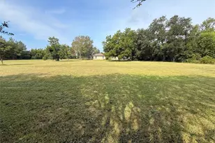 302 Channelview Dr, Anahuac, TX 77514 - Photo 26