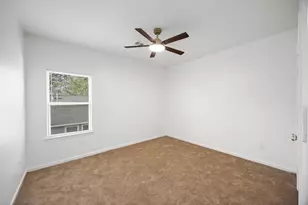 6719 Roanoke St, Houston, TX 77028 - Photo 18