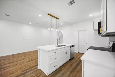 6719 Roanoke Street, Houston, TX 77028 - Photo 8