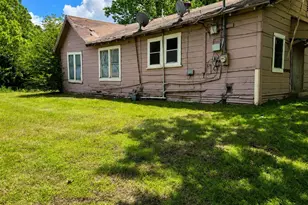 1065 11th St NE, Paris, TX 75460 - Photo 2