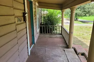 1065 11th St NE, Paris, TX 75460 - Photo 2