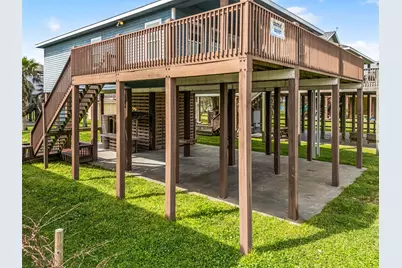 871 Surfview, Crystal Beach, TX 77650 - Photo 6