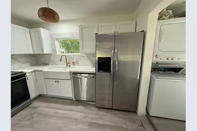 221 18th Avenue N, Texas City, TX 77590 - Photo 8