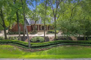 7 Pastoral Pond Cir, The Woodlands, TX 77380 - Photo 2