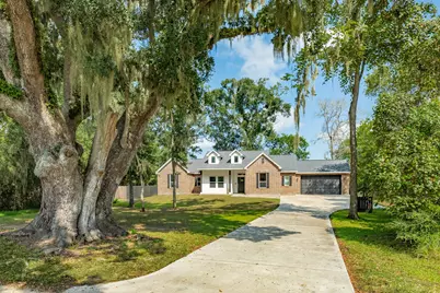 1219 Chuckwagon Court, Angleton, TX 77515 - Photo 2