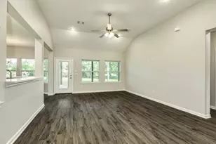 1219 Chuck Wagon Ct, Angleton, TX 77515 - Photo 10