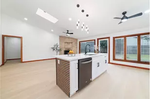 11411 Ash Creek Dr, Houston, TX 77043 - Photo 12