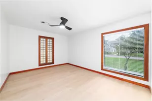 11411 Ash Creek Dr, Houston, TX 77043 - Photo 16