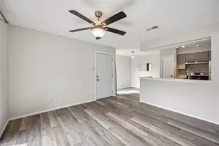 15534 Zabolio Dr, Houston, TX 77598 - Photo 4