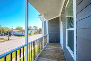 1513 40th St, Galveston, TX 77550 - Photo 16