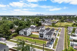 4746 Martin Hill St, Houston, TX 77018 - Photo 4