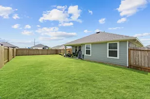 2201 Laurel Bloom Ln, Sealy, TX 77474 - Photo 4