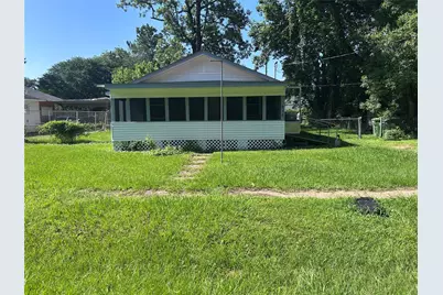 616 E Boothe Street, Cleveland, TX 77327 - Photo 2