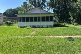 616 E Boothe St, Cleveland, TX 77327 - Photo 2