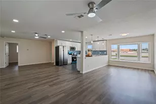 2324 N Logan St, Texas City, TX 77590 - Photo 10