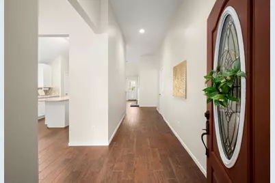 22 N Hollylaurel Circle, The Woodlands, TX 77382 - Photo 4