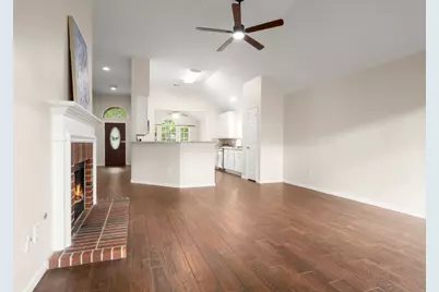 22 N Hollylaurel Circle, The Woodlands, TX 77382 - Photo 14