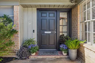 10018 Locke Ln, Houston, TX 77042 - Photo 4