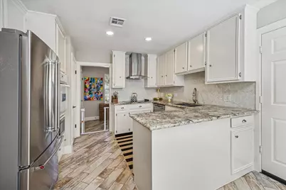 10018 Locke Lane, Houston, TX 77042 - Photo 14