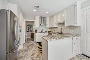 10018 Locke Ln, Houston, TX 77042 - Photo 14