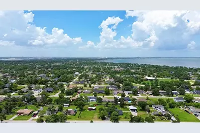510 S Shady Lane, La Porte, TX 77571 - Photo 4