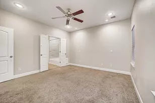 305 Felt Cir, Houston, TX 77011 - Photo 20