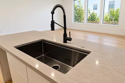 1105 York Street #B, Houston, TX 77003 - Photo 6
