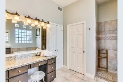 11611 Beachside, Galveston, TX 77554 - Photo 20