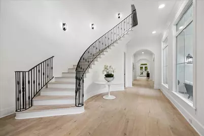 4504 Holly Street, Bellaire, TX 77401 - Photo 2