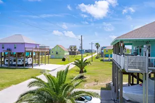 893 West Ln, Crystal Beach, TX 77650 - Photo 10