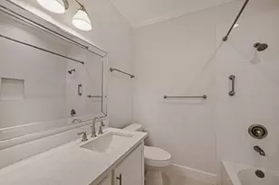 11711 Memorial Dr, Houston, TX 77024 - Photo 8