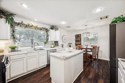 2702 Glendale Drive, Pearland, TX 77584 - Photo 10