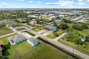 23 Macey St, Port O Connor, TX 77982 - Photo 6