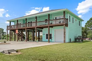 23 Macey St, Port O Connor, TX 77982 - Photo 1