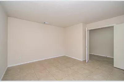 5415 Oak Falls Drive, Houston, TX 77066 - Photo 24
