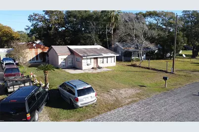 215 McNeir Street, Anahuac, TX 77514 - Photo 8