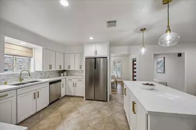 11418 Ash Creek Drive, Houston, TX 77043 - Photo 10