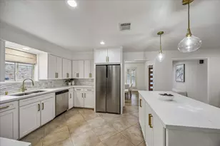 11418 Ash Creek Dr, Houston, TX 77043 - Photo 10