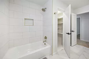 11418 Ash Creek Dr, Houston, TX 77043 - Photo 22