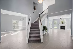 47 N Winterport Cir, The Woodlands, TX 77382 - Photo 2