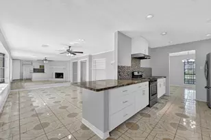 11807 Stroud Dr, Houston, TX 77072 - Photo 2